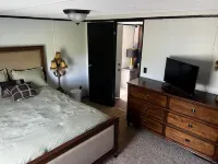 Charming 2-bedroom manufactured Home in Stanton with serene peace. Hotels in Tipton County