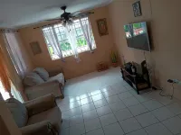 Come Enjoy a stay at Mathew's Hideaway, 10 minute walk to Castries.