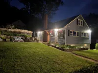 Charming 3-bedroom Lakehouse in Columbia with water views and dock