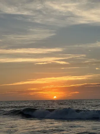 Elegant Coastal Studio; just minutes from the beach