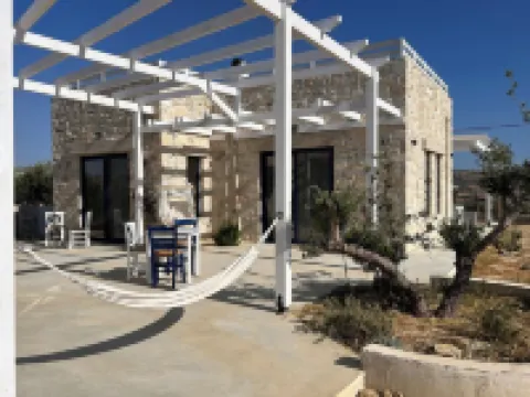 Quiet house in southern Crete, picturesque sea and mountain views, beach within walking distance