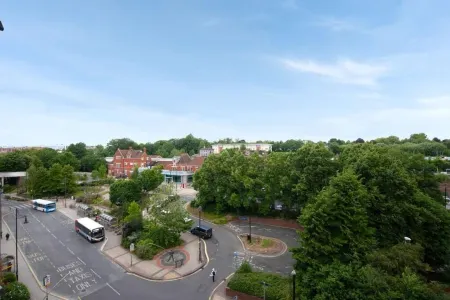 2-bedroom flat - Central location - Executive living