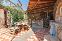 Casina del Forno with pool between Catania and Syracuse, hub for eastern Sicily Hotels in Carlentini