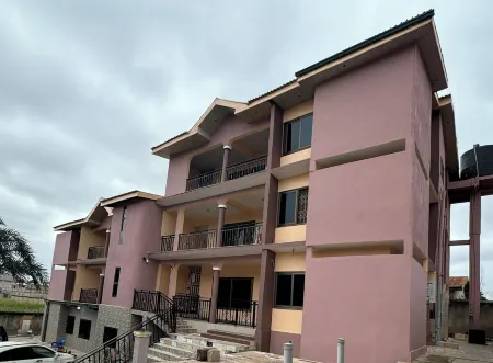 Robs Palace, Kumasi, Ashanti region Отели рядом с достопримечательностью «Парк Ратрей»