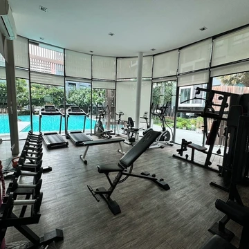 รูปภาพของCondo pool gym wifi big shopping mall boat train bus 5 min by walk night market