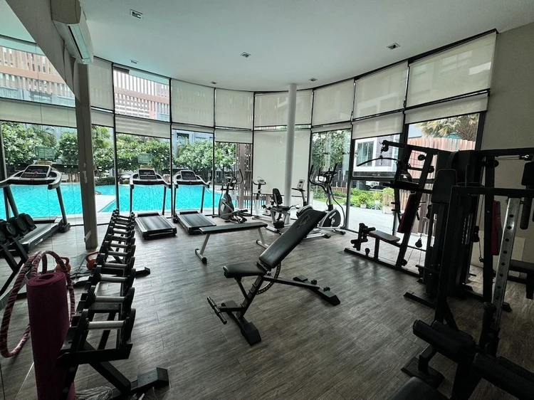 รูปภาพของCondo pool gym wifi big shopping mall boat train bus 5 min by walk night market