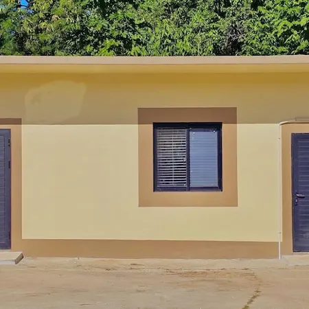 Beautiful 2-bedroom, 1-bathroom Villa with AC and WiFi