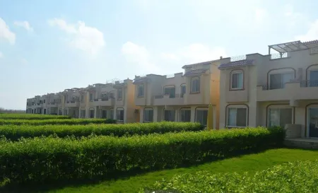 2-bedroom chalet in charming Ras Sedr with AC