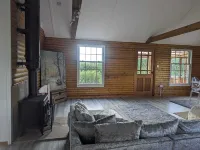 Cosy and secluded cabin in mansion grounds Hotels in Crowle