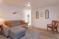 2Br Harry Potter Themed Home 7mins from Universal