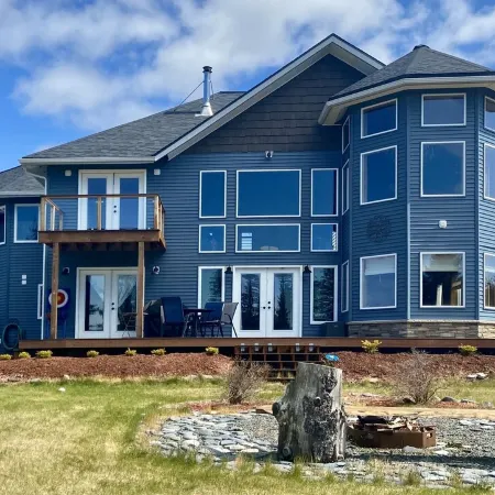 Alaskan Timberframe Retreat, Family-Sized, Panoramic Views, Fire Pit & Privacy