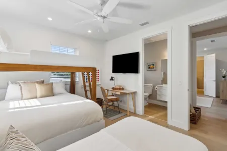 Serenity at Surfside by AvantStay Pool, Porches, Fire Pit & Arcade Near Vilano Beach