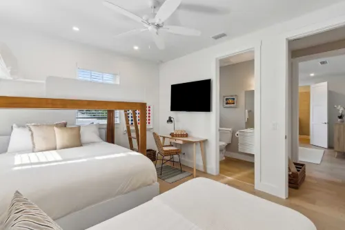 Serenity at Surfside by AvantStay Pool, Porches, Fire Pit & Arcade Near Vilano Beach