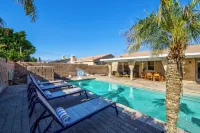Boho Bungalow - 30ft pool & minutes from festivals - สระว่ายน้ำส่วนตัว