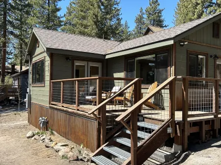 "The Deck" at Speedboat Beach -- Walk to the lake