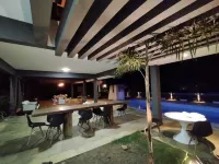 Mansão com Vista 180 Graus Para Mar. 1000m2 de Área