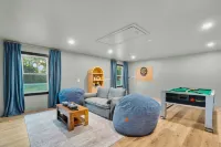 Suncrest Solace. Lake. Pool. Spa. Luxury. Yours.