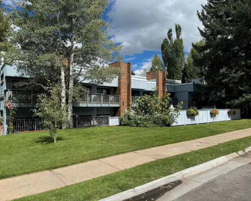 Shadow Mountain Lodge Hotels in Aspen