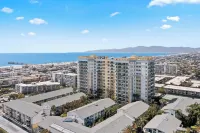 Smoky Quartz - Marina View Spacious 3BR near Yacht Club
