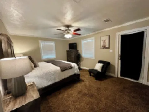 3BR/2B in the heart of Leesville, Southern Comfort Hoteles en Leesville