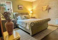 Walk everywhere from Railtown Suite! + spacious, beautiful, & comfortable.