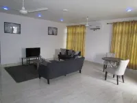 Grand 2-Bedroom Apt near Accra @ Victoria Grand apartments 타이파 호텔