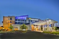 Hyatt Place UC Davis - piscine