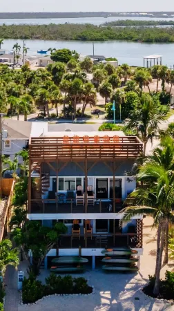 30 Seconds to Beach Path! Tiki Bar with Outdoor TV! Bikes, Kayaks, Sups & More!