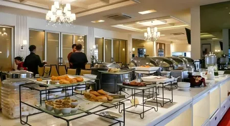 Hotel Gajahmada Отели в г. Понтианак