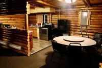 Log Cabin Near Mount Rainier, Sleeps 8, Fireplace and Fire Pit