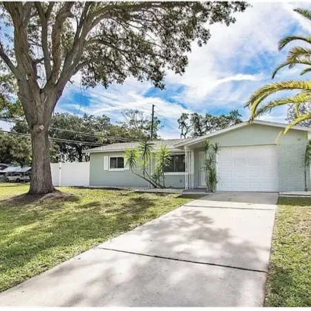 NEW! The Seafoam Bungalow - close to beaches!