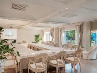 Petra Bianca Hotels near Romazzino Beach