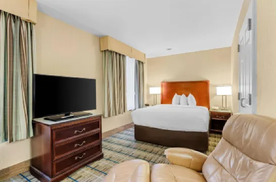 MainStay Suites Airport Hotels in 