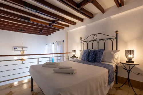 Blanc Blue 1924 - Colonial Suites