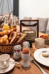 SISTERS Haus Hotel Garni - Завтрак