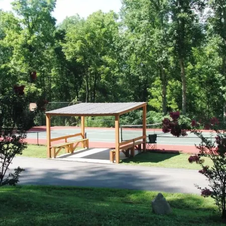 Renew & Relax in Tranquil & Comfortable Log Cabin