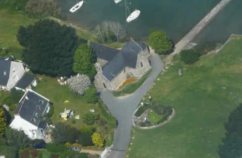 Charming Villa in Saint-Philibert (Close to Carnac) Directly by the Sea.  Rated