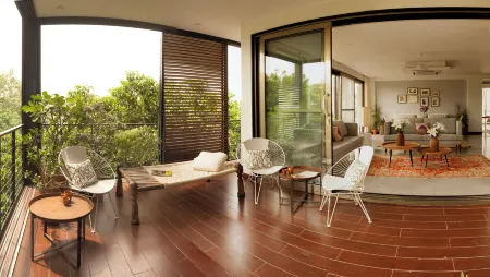 Bungalow 99 Отели рядом со станцией Moolchand