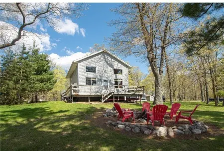 Private cabin on beautiful Long Lake- close to Walker and Longvile