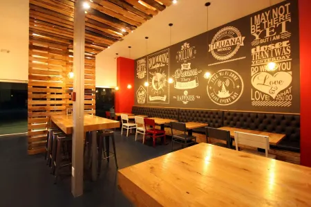 B my Hotel Отели в г. Тихуана