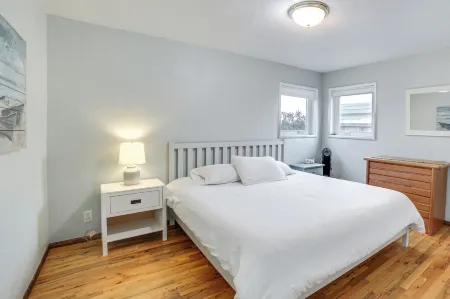 Seaside Vacation Rental w/ Patio Near Monterey Bay