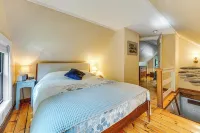 Charming Cottage w/ Patio, Walk to Boothbay Harbor - parking