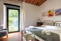 La Casa Nel Bosco d'Arte- Greve in Chianti, Holiday House with Private Garden