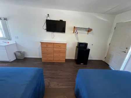 Lakeside Motor Lodge