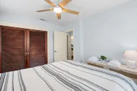 Updated Beach House.  Walk to Beach, Shop, Waterfront Dining 2 Bed 1 Bath