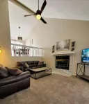 Quiet and comfortable West Omaha home + garage ❤