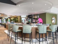 Ibis Styles Lyon Gerland - مسبح
