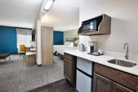Holiday Inn Express & Suites EDEN PRAIRIE - MINNEAPOLIS by IHG - parking