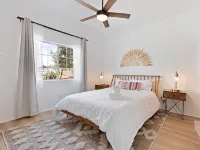Euphorbia House - Fire Pit, Ping Pong, Tether Ball & Dark Skies 3 Bedroom Home by RedAwning Hotels in Yucca Valley