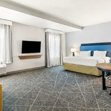 Hampton Inn & Suites Merced